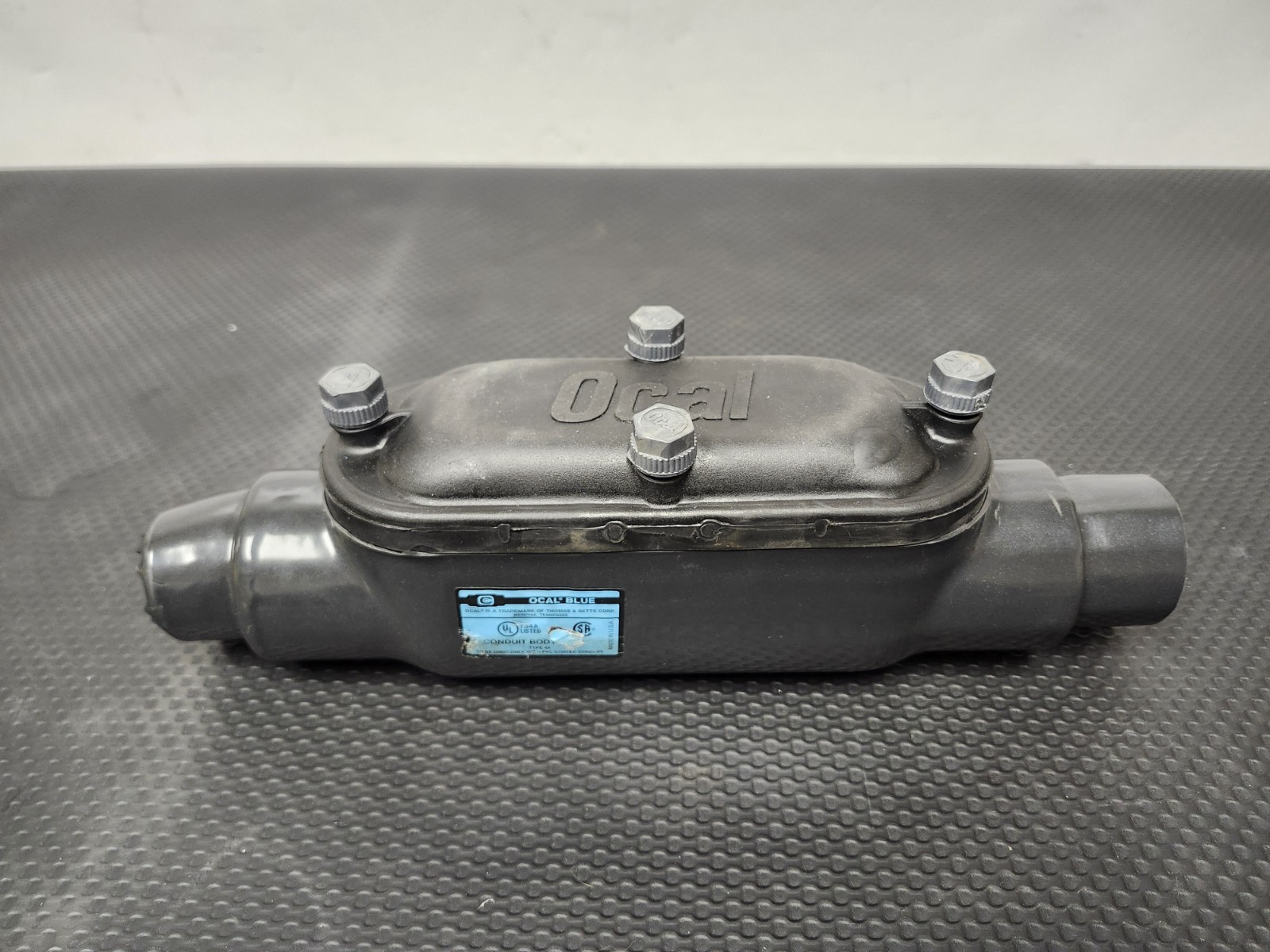 New Thomas & Betts Ocal Blue Conduit Body Type 4X  (SHIPS FREE)