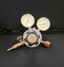 VWR® High-Purity Two-Stage Gas Regulator, Brass 55850-125 picture