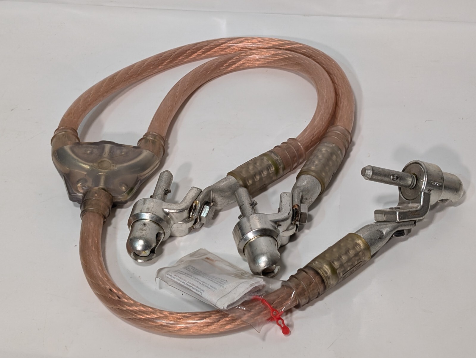 Dehn Two-Pole Earthing/Short-Circuiting Cable 120mm² with 772331 Ball Head Caps Dehn Two-Pole Earthing/Short-Circuiting Cable 120mm² with 772331 Ball Head Caps