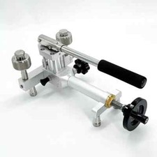 Portable Gas Pressure Pump Handheld Gas Pressure Source Calibration Station picture