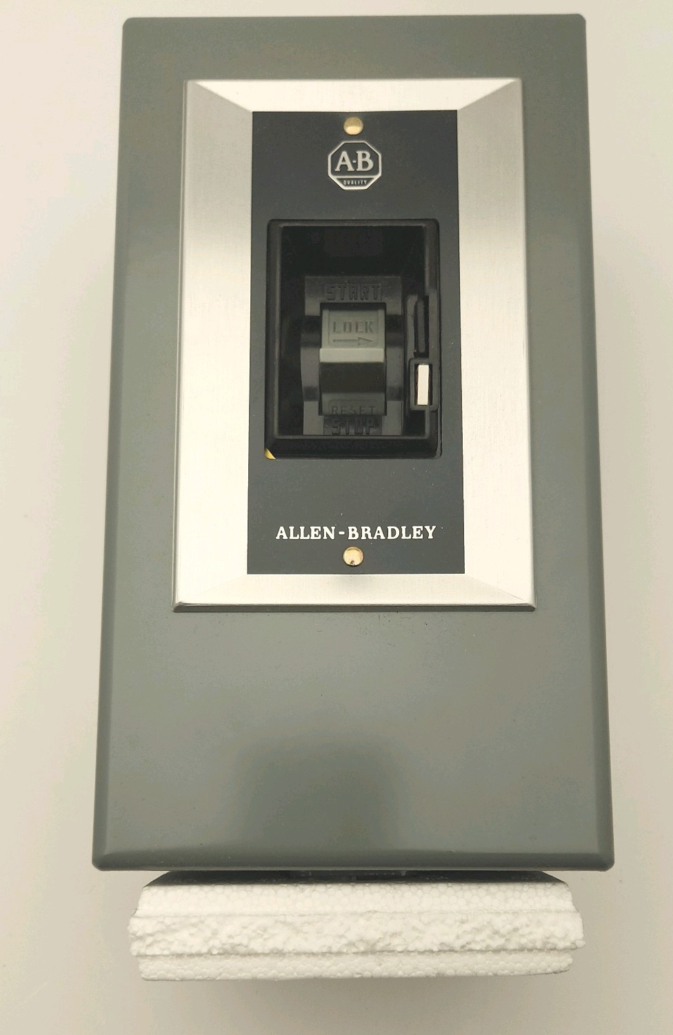 Allen-Bradley 609TU Manual Starter 609TU-AAB 3 Phase Toggle Enclosed NEMA