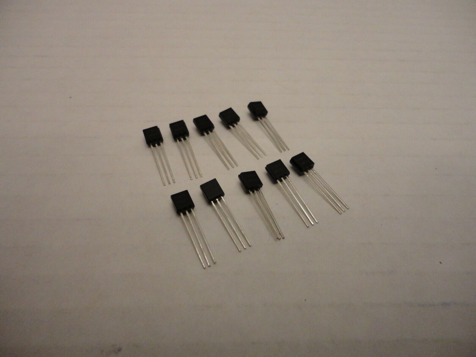 10 Pcs x S9014 TO-92 Transistor Electronic Chip Triode Three Pins Pack Set Lot