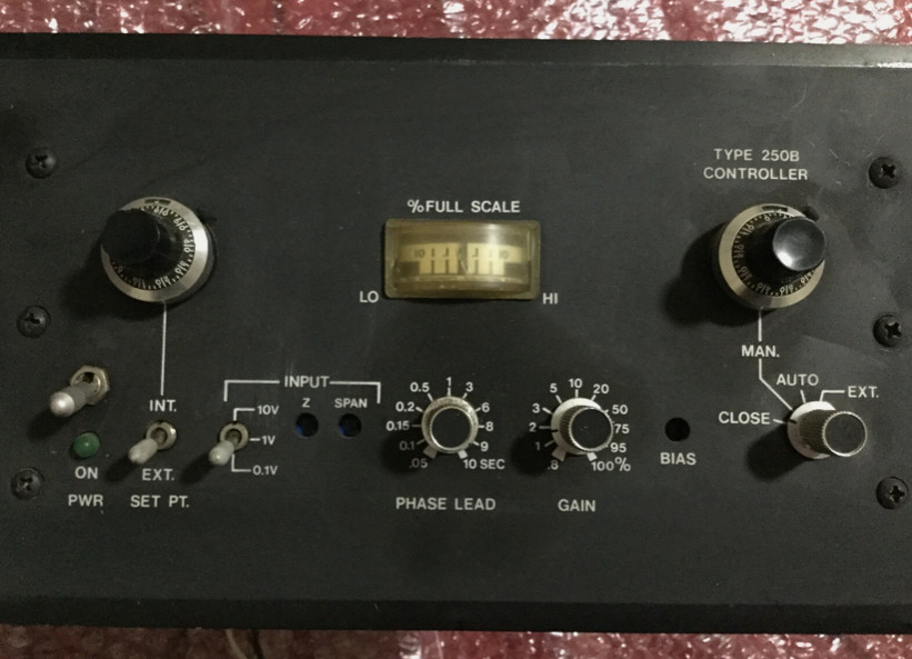 MKS & Advanced Energy RF Power / Process Control / Gas Delivery Surplus Lot MKS & Advanced Energy RF Power / Process Control / Gas Delivery Surplus Lot