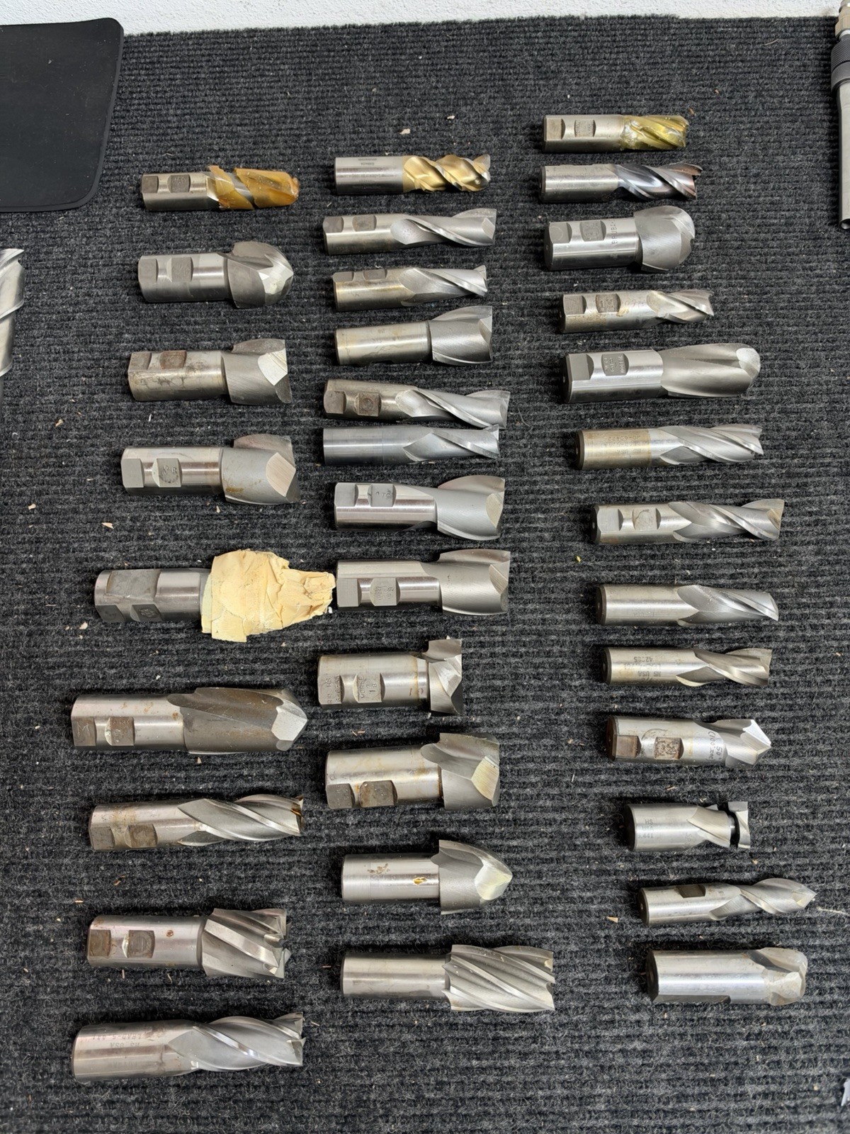 Lot of 32 HSS End Mills Milling Cutters Machinist Tooling Assorted Sizes USA Lot of 32 HSS End Mills Milling Cutters Machinist Tooling Assorted Sizes USA
