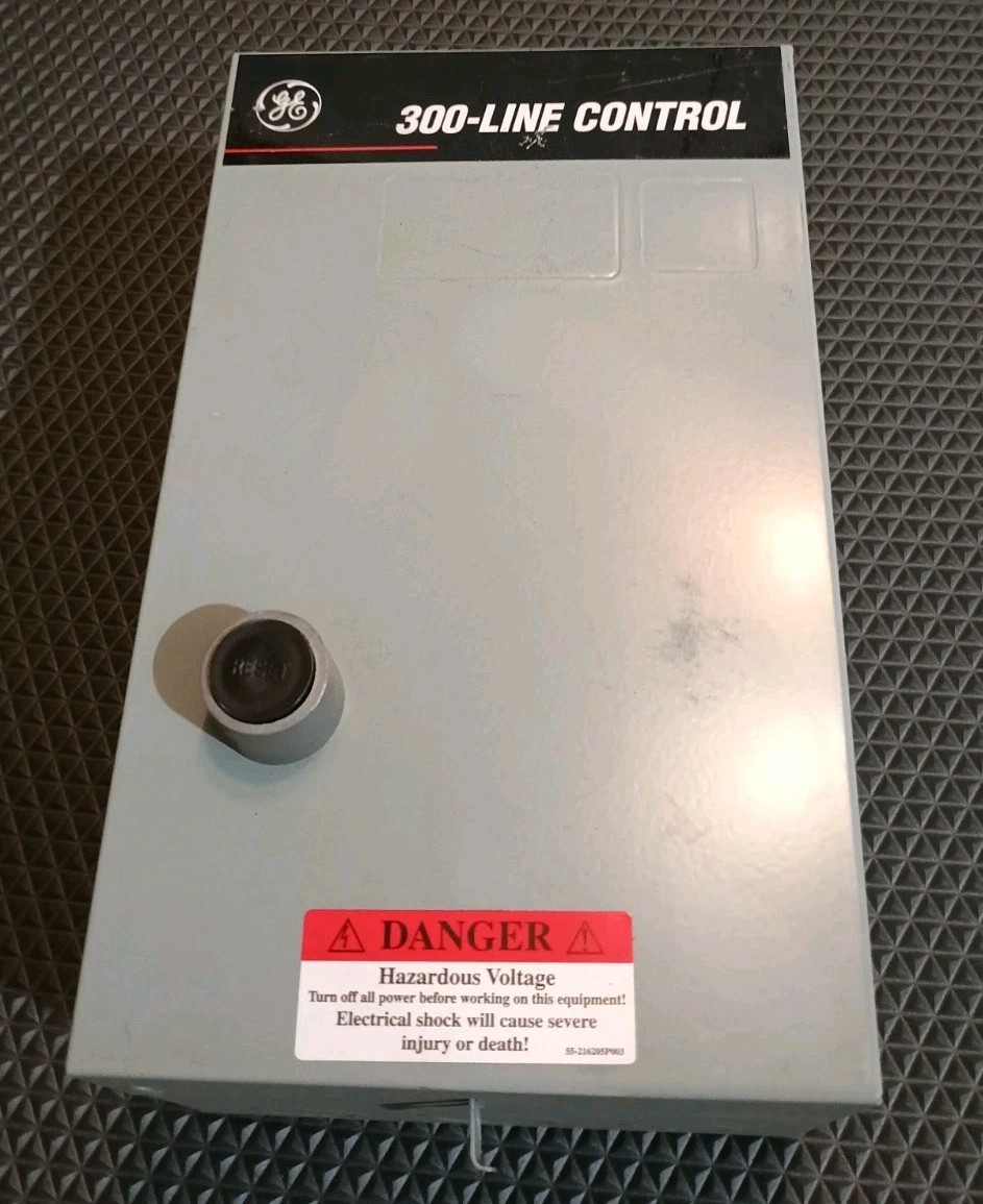 NEW GE 300-LINE CONTROL Magnetic Reversing Controller Type 1 Enclosure CR309B002