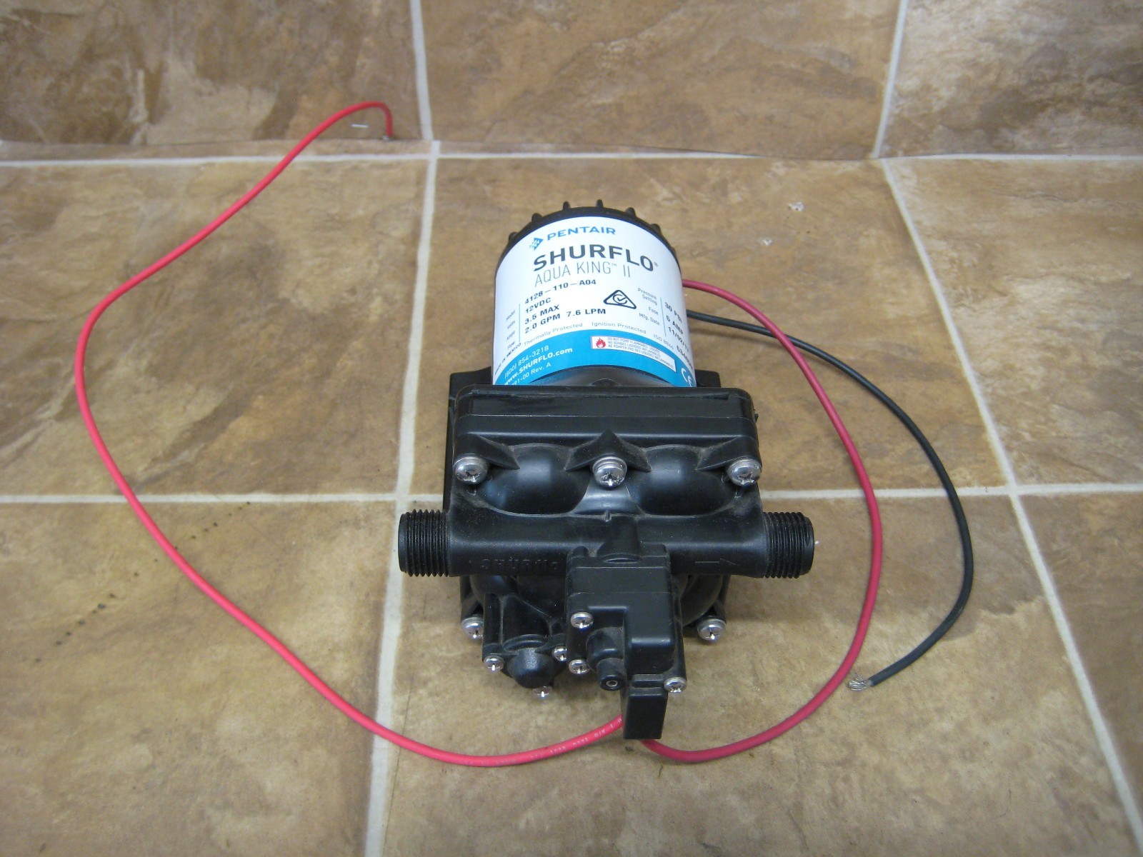 NOS Shurflo Aqua King II Fresh Water Diaphragm Pump 2.0 GPM 12 VDC 4128-110-A04 NOS Shurflo Aqua King II Fresh Water Diaphragm Pump 2.0 GPM 12 VDC 4128-110-A04