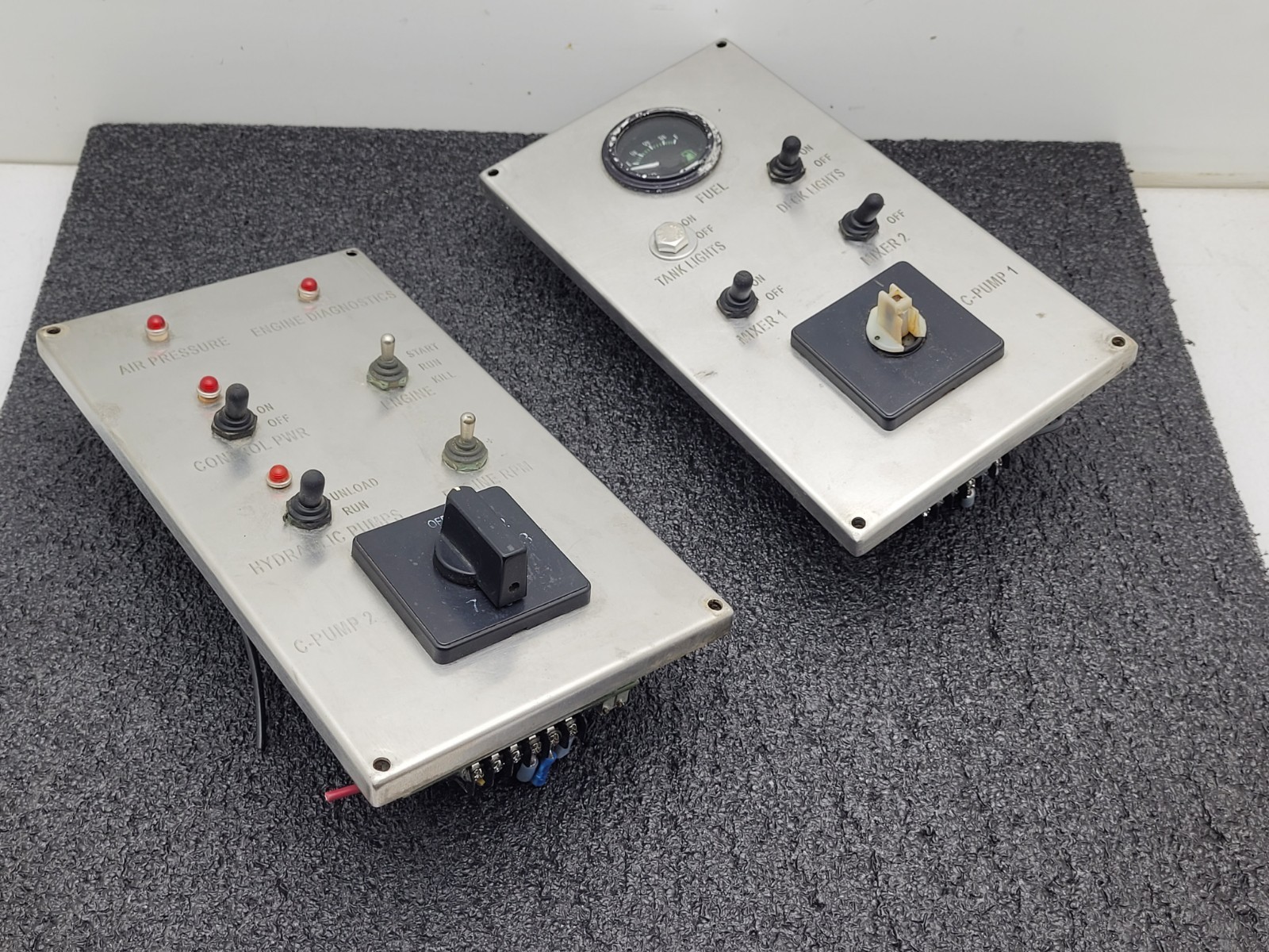 Lot of 2  OEM Controls RS11T6617 Rotary Industrial Potentiometer Control Panel