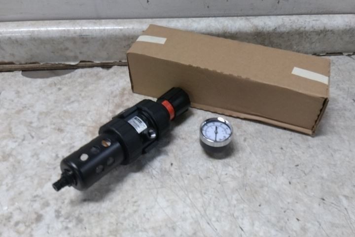 Parker 06E32A18AC 40 Micron Filter Rating 1/2 In NPT Air Inlet Filter/Regulator Parker 06E32A18AC 40 Micron Filter Rating 1/2 In NPT Air Inlet Filter/Regulator