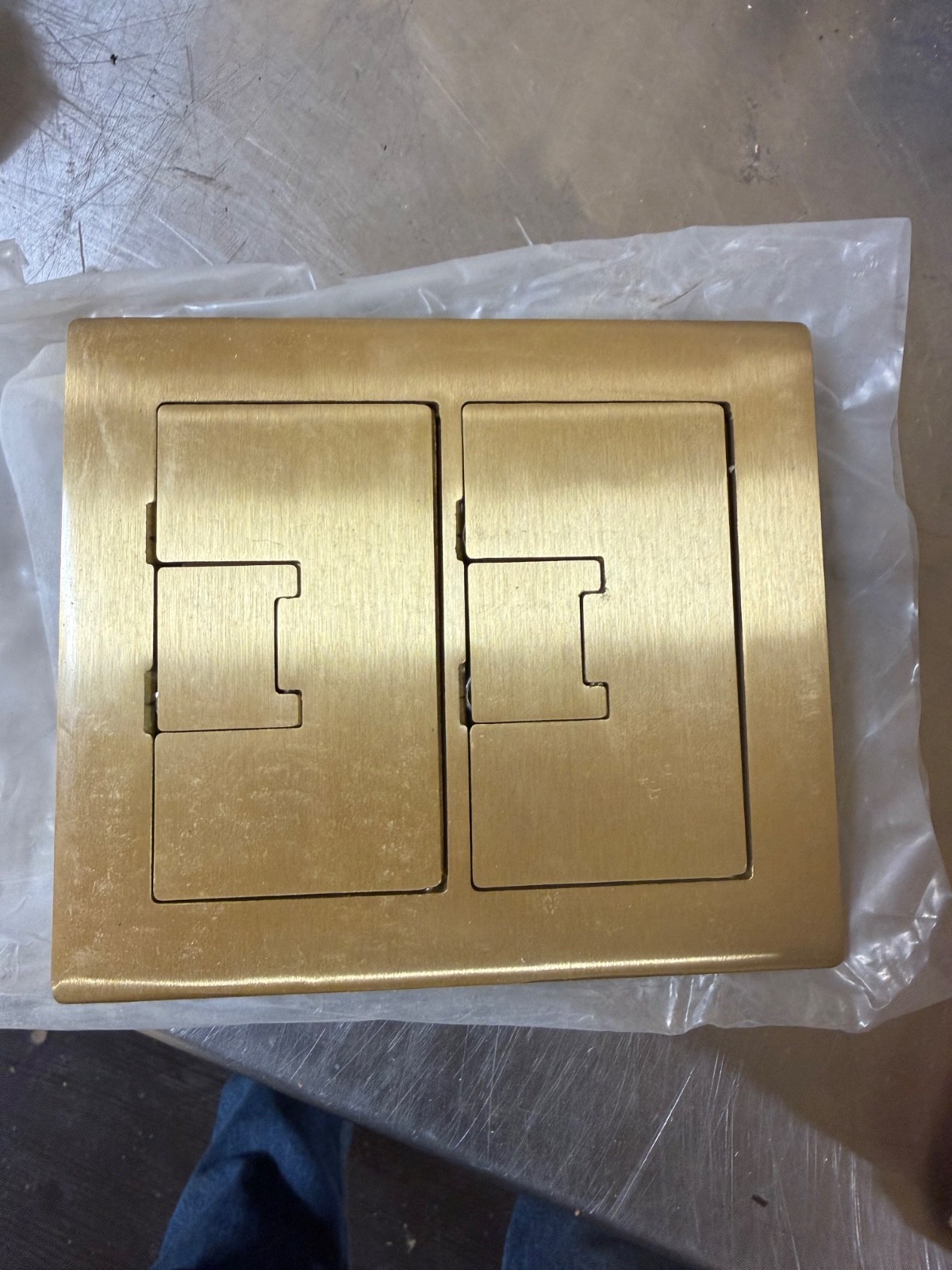 Carlon E9762BR Rectangular 2 Gang Box - Brass Carlon E9762BR Rectangular 2 Gang Box - Brass