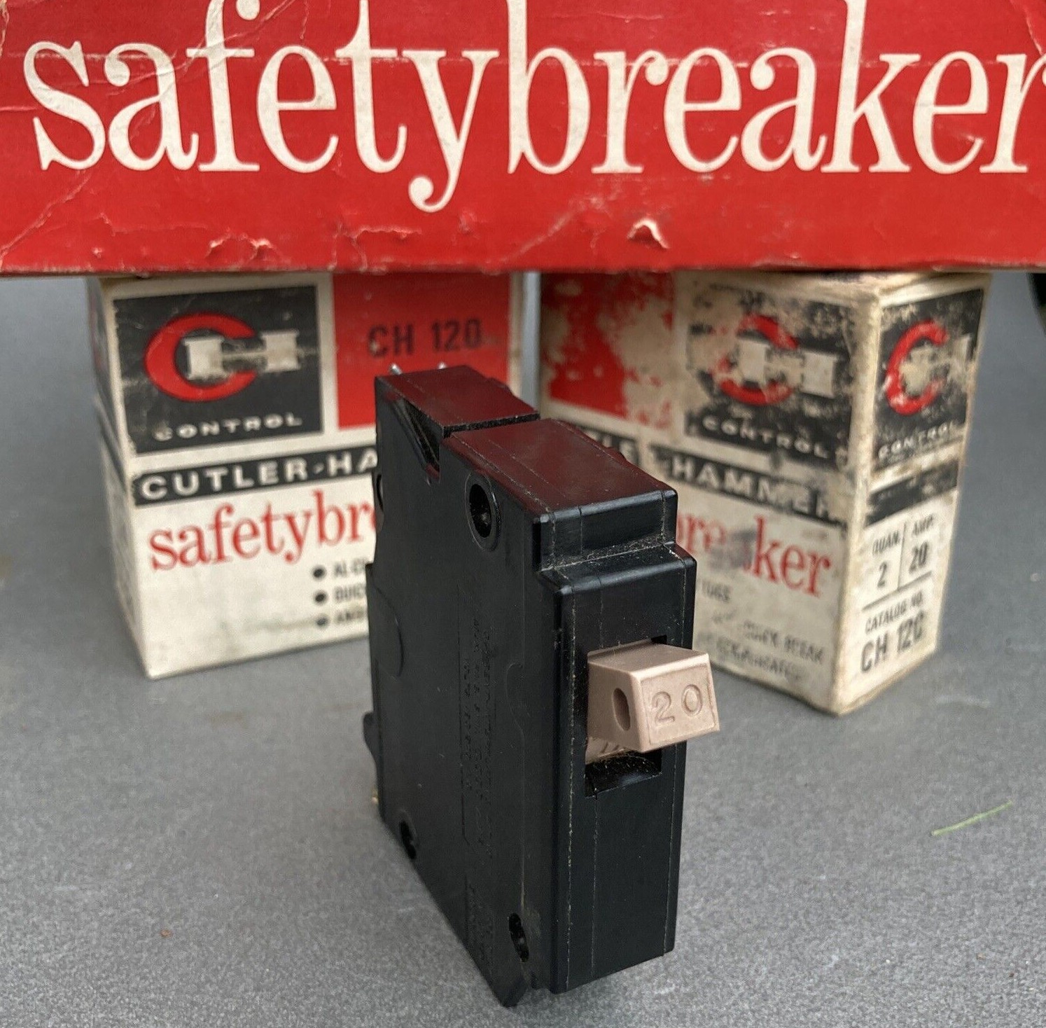 CH120 Cutler-Hammer Type CH 1 Pole 20 Amp 120v METAL FOOT / HALF NOTCH NEW CH120 Cutler-Hammer Type CH 1 Pole 20 Amp 120v METAL FOOT / HALF NOTCH NEW