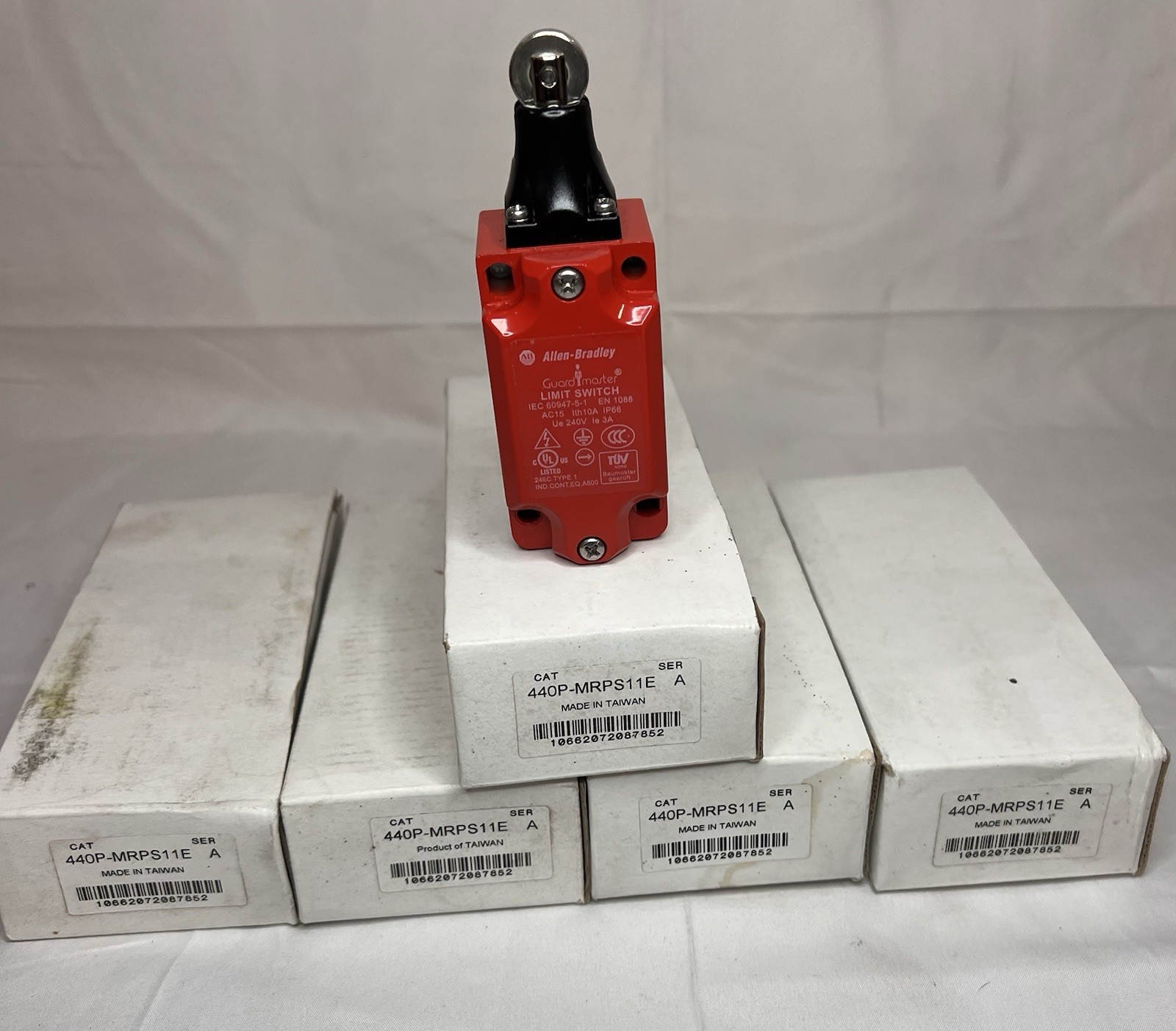 NOS Qty.5 Allen Bradley Limit Switch 440P-MRPS11 Series A 1/2NPT NOS Qty.5 Allen Bradley Limit Switch 440P-MRPS11 Series A 1/2NPT