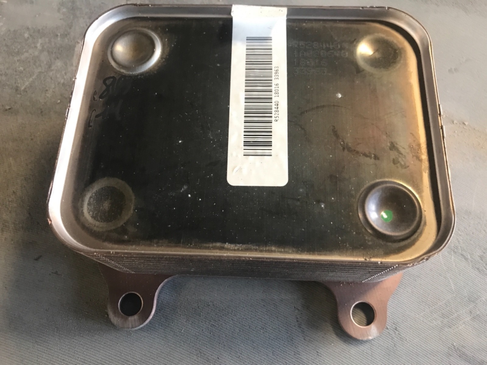 Genuine JOHN Deere oil cooler r528440 Genuine JOHN Deere oil cooler r528440