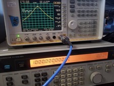 HP 8642A Synthesized Signal Generator 100 kHz to 1057.5 MHz picture