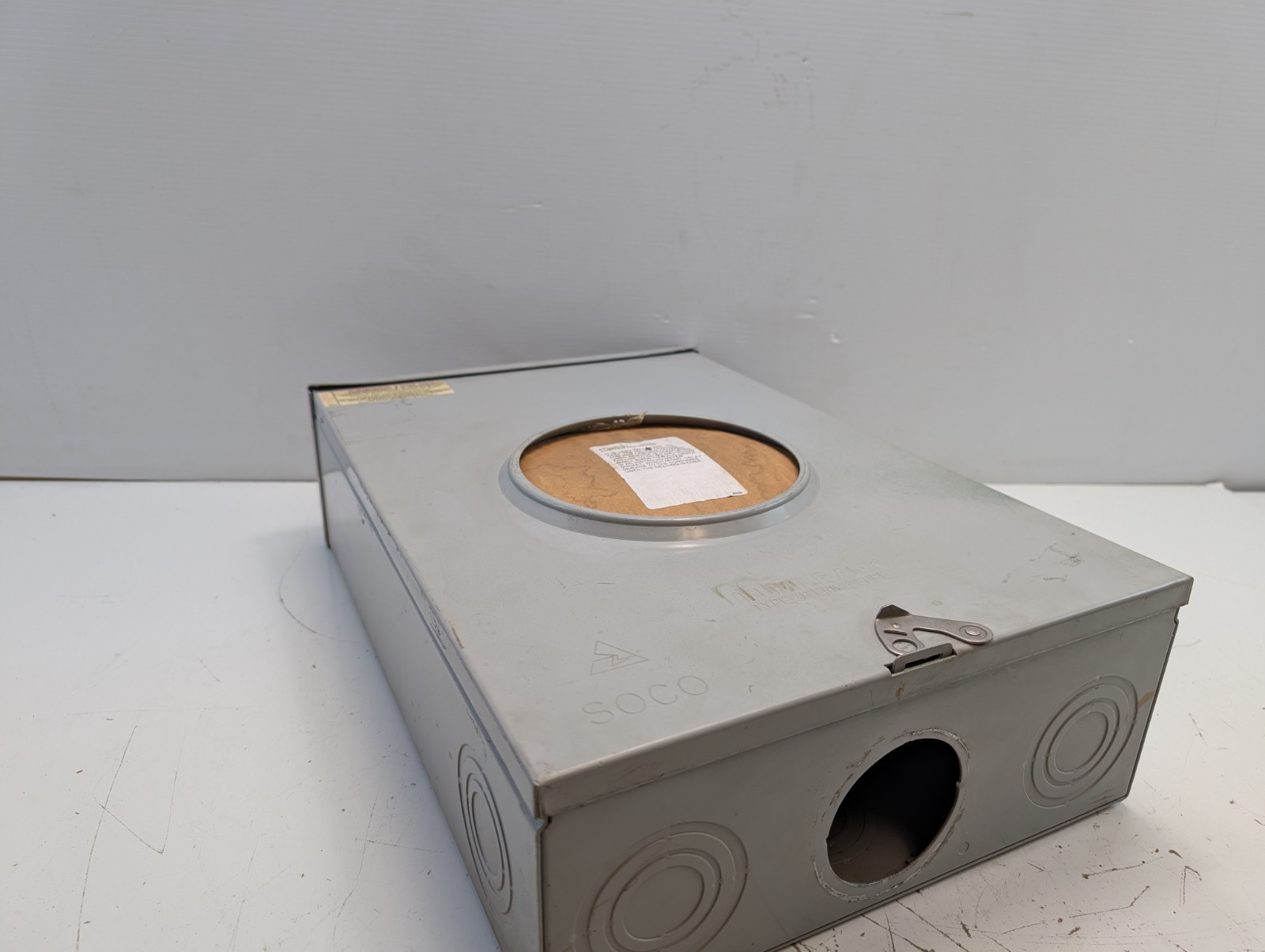 MILBANK SERIES 9700L TYPR 3R ENCLOSURE 4 WIRE 200 AMP 600 VAC