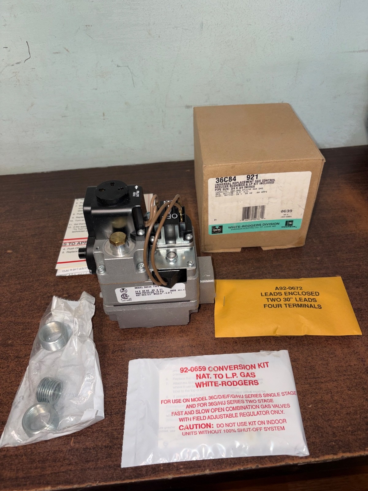 NOS WHITE RODGERS 36C84 921 UNIVERSAL REPLACEMENT GAS CONTROL VALVE . B485 NOS WHITE RODGERS 36C84 921 UNIVERSAL REPLACEMENT GAS CONTROL VALVE . B485