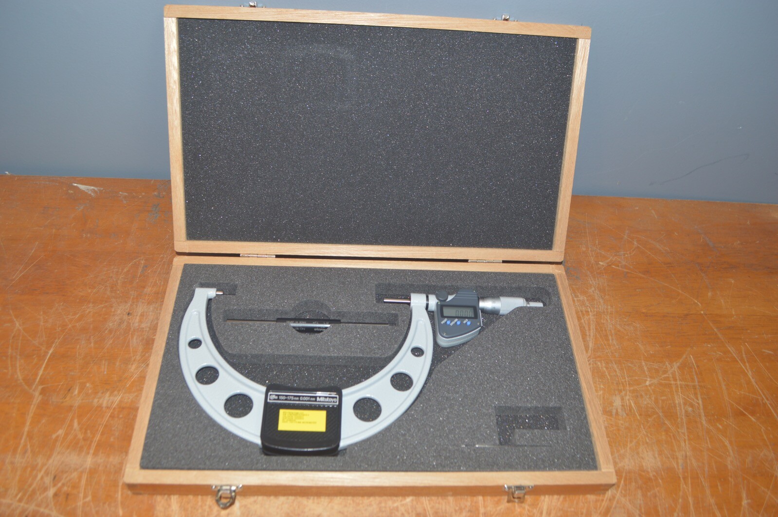 Mitutoyo Digital Micrometer 293-252-10 150-175mm Mitutoyo Digital Micrometer 293-252-10 150-175mm
