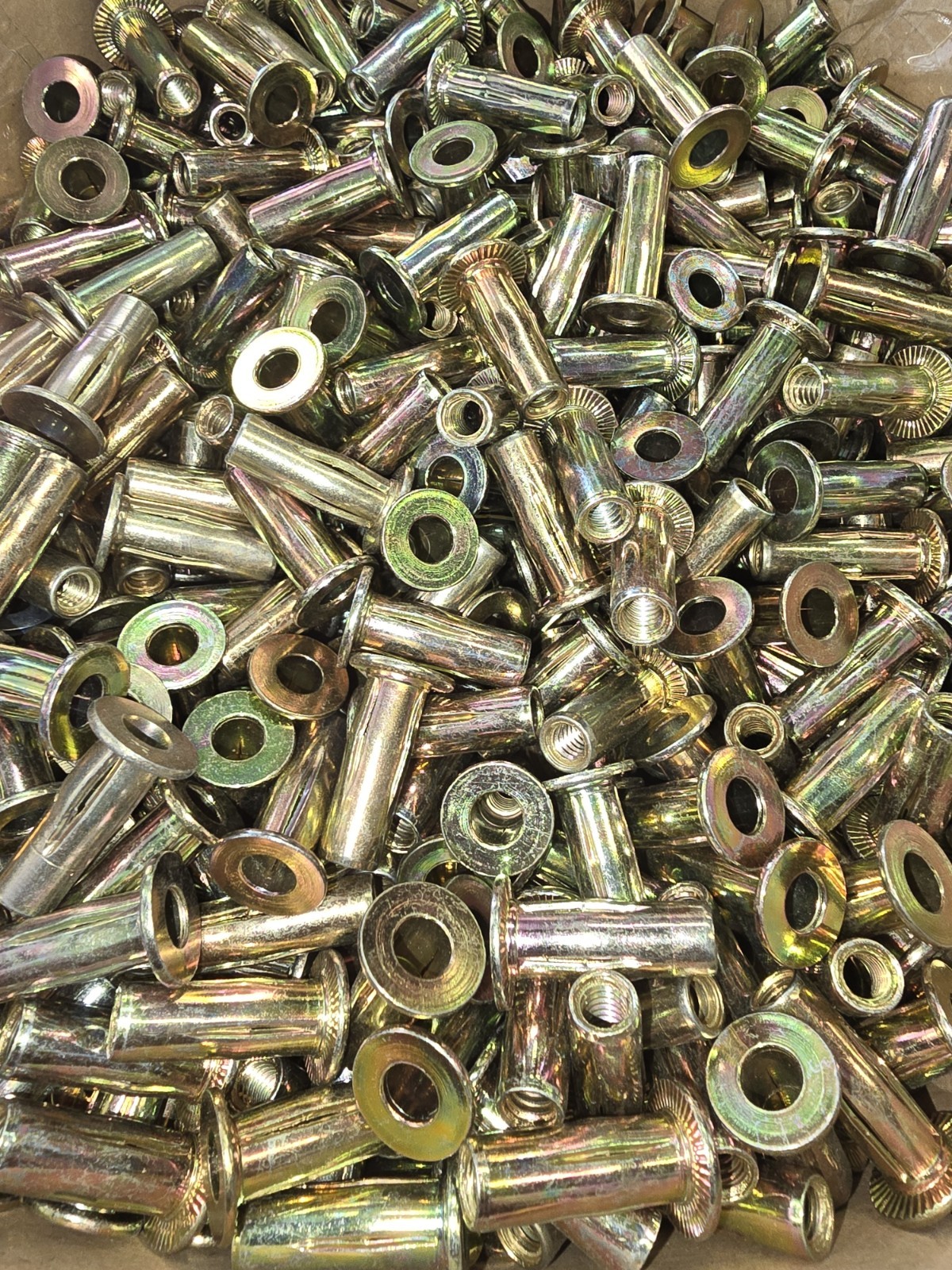 100 New Steel Pre-Bulbed Cross Nuts Zinc Yellow (Plus Nuts/ Threaded Inserts) 100 New Steel Pre-Bulbed Cross Nuts Zinc Yellow (Plus Nuts/ Threaded Inserts)