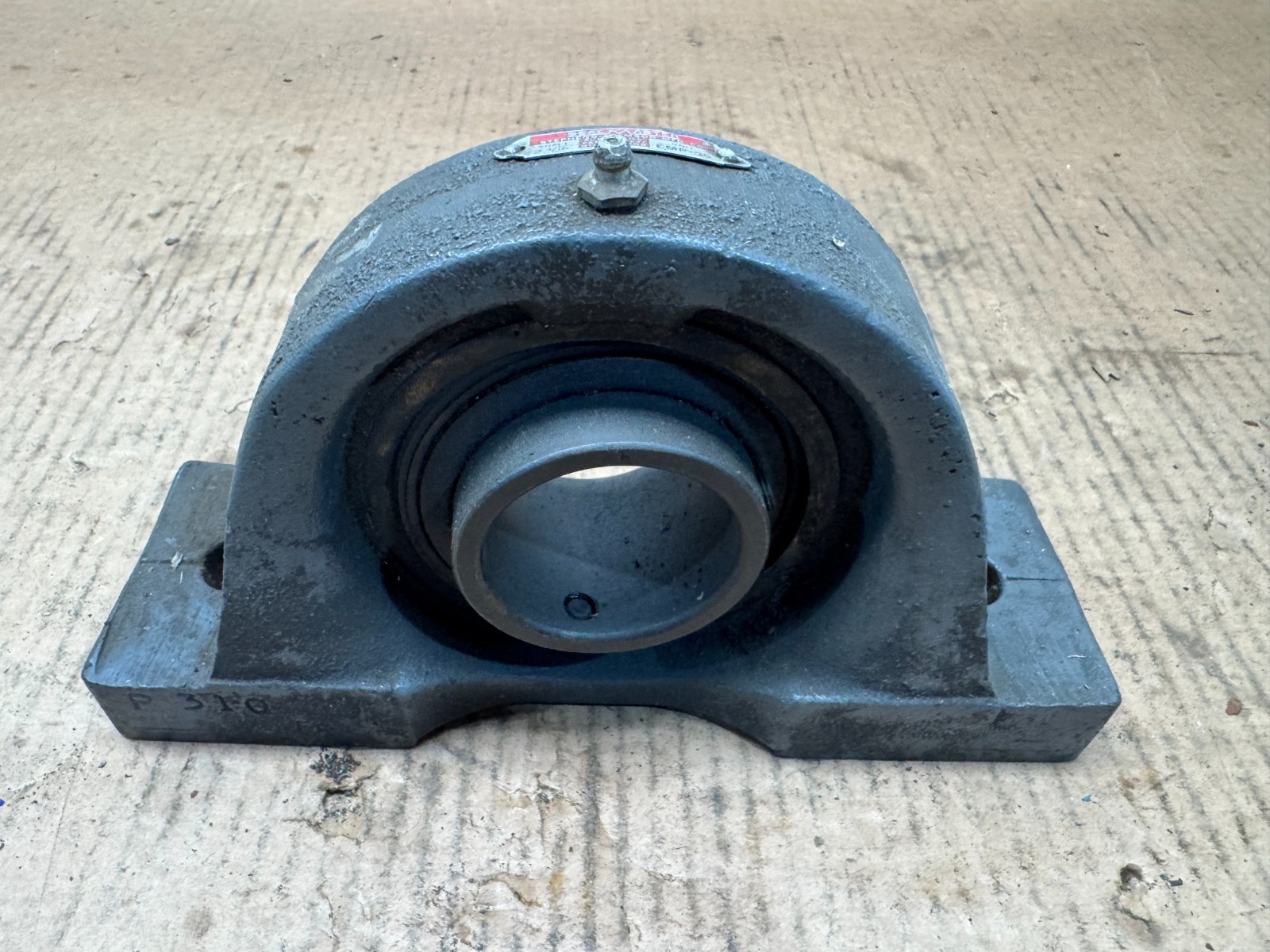 NEW SEALMASTER 2-BOLT PILLOW BLOCK BEARING 2-3/16 NEW SEALMASTER 2-BOLT PILLOW BLOCK BEARING 2-3/16