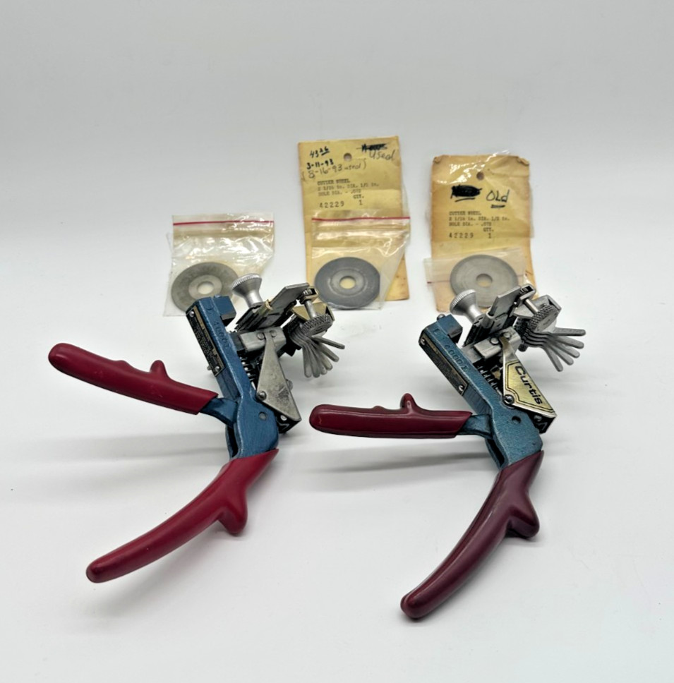 2 Vintage Curtis L 40001 Model 15 Manual Key Cutter w Blades