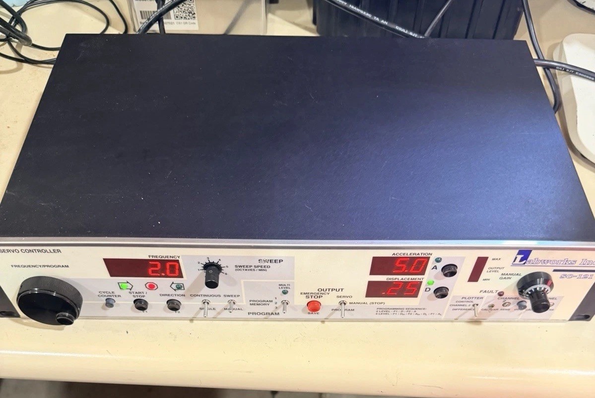 Labworks SC-121 Vibration Controller for Sine Servo motion on PA-138/PA-141 Labworks SC-121 Vibration Controller for Sine Servo motion on PA-138/PA-141