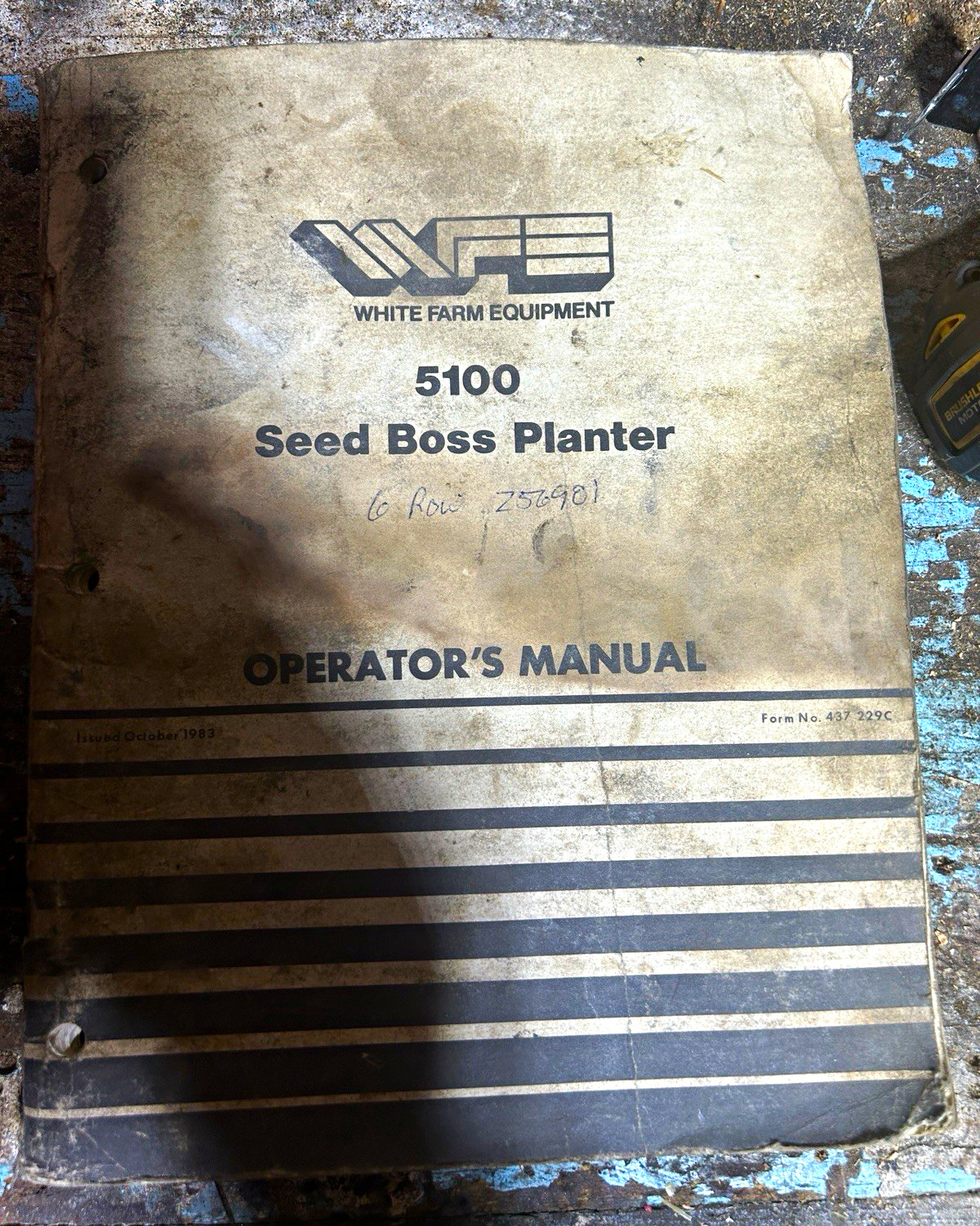 White Farm Equipment 5100 Seed Boss Planter Operator\'s Manual 1983 Form 437229C
