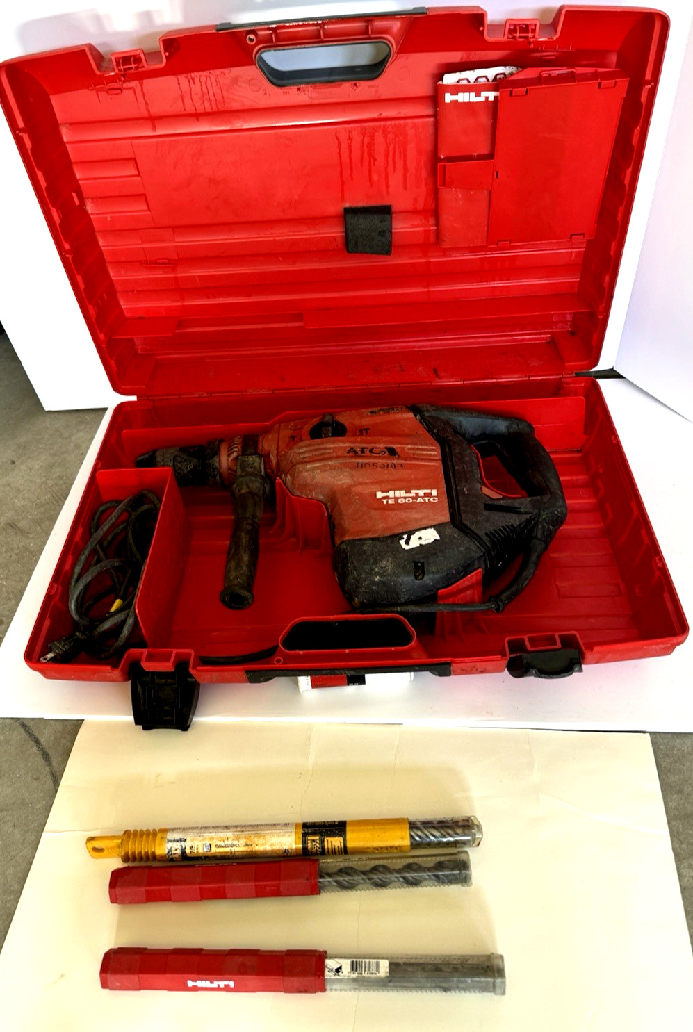 Hilti TE80 ATC/AVR Rotary Hammer Drill w Case, Manual & 3 Drill Bits (Runs) Hilti TE80 ATC/AVR Rotary Hammer Drill w Case, Manual & 3 Drill Bits (Runs)