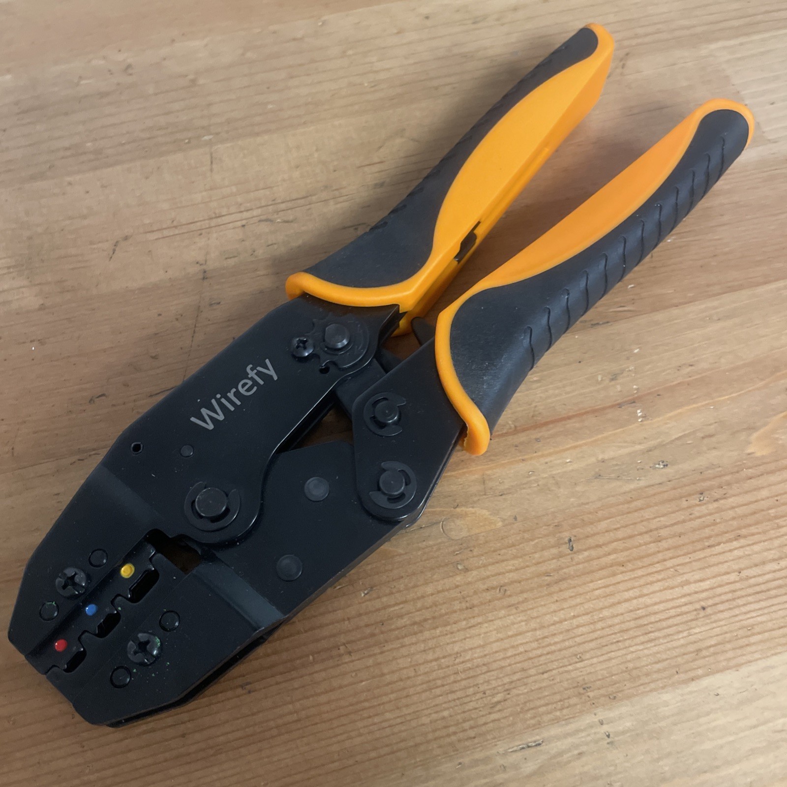 Wirefy Ratcheting Wire Crimper Tool for Heat Shrink Connectors 22-10 AWG
