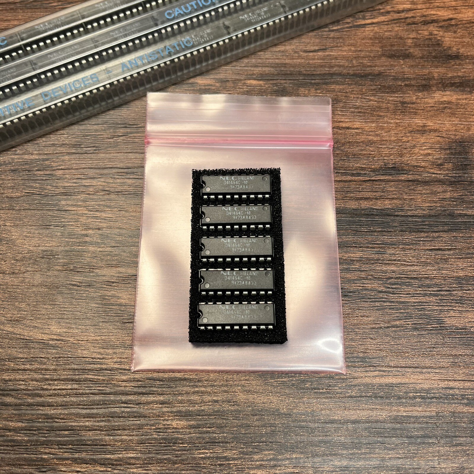 Lot of 5 NEC µPD41464C-10 64K×4 DRAM DIP-18 Vintage Memory IC NOS Lot of 5 NEC µPD41464C-10 64K×4 DRAM DIP-18 Vintage Memory IC NOS
