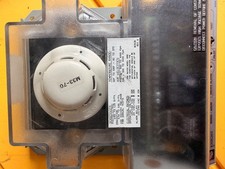 SILENT KNIGHT SD505-ADHR Duct Detector (built-in Relay) w/SD505-APS Smoke Head picture