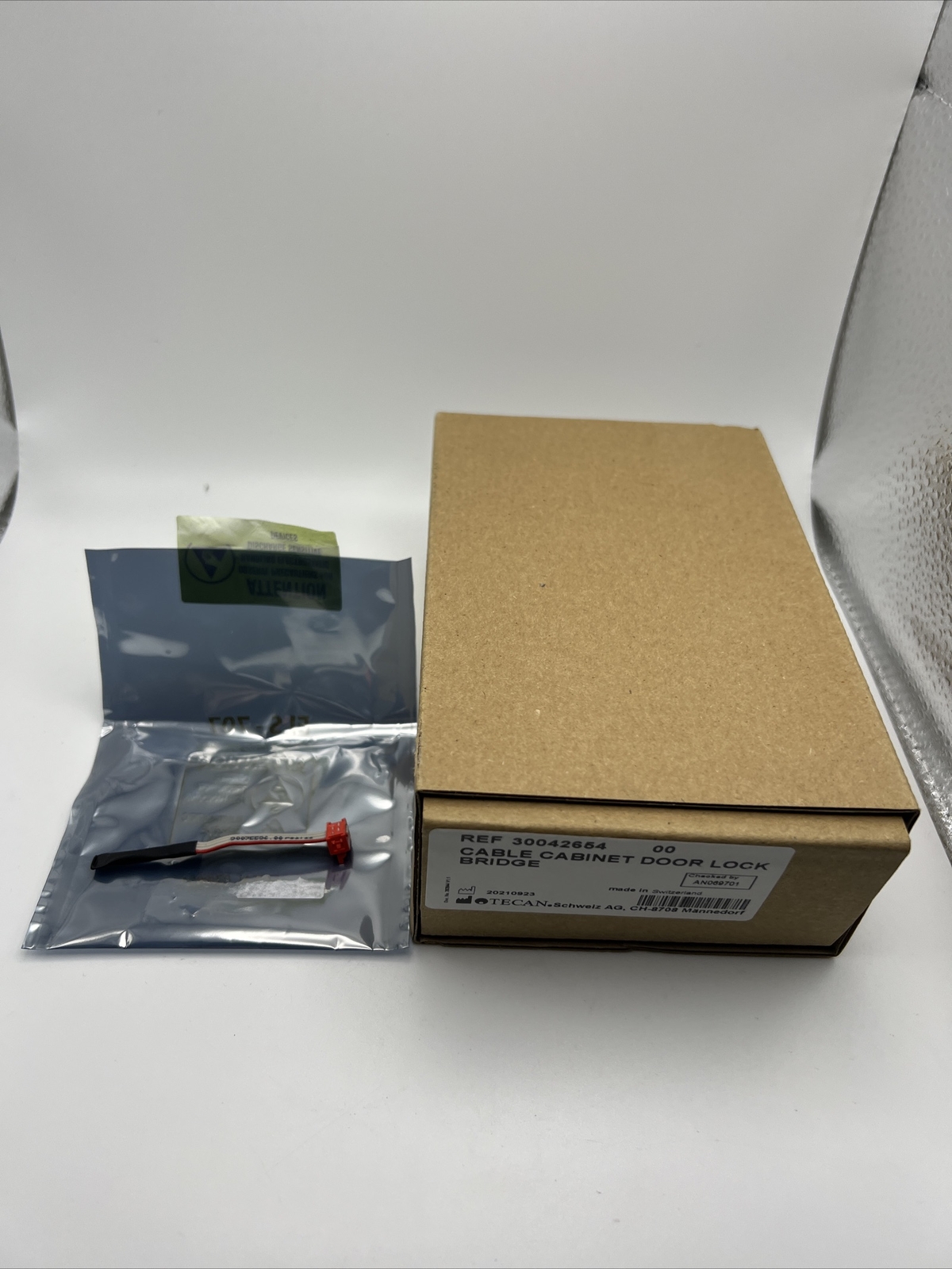 Tecan Cable Cabinet Door Lock Bridge REF 30042654 Tecan Cable Cabinet Door Lock Bridge REF 30042654