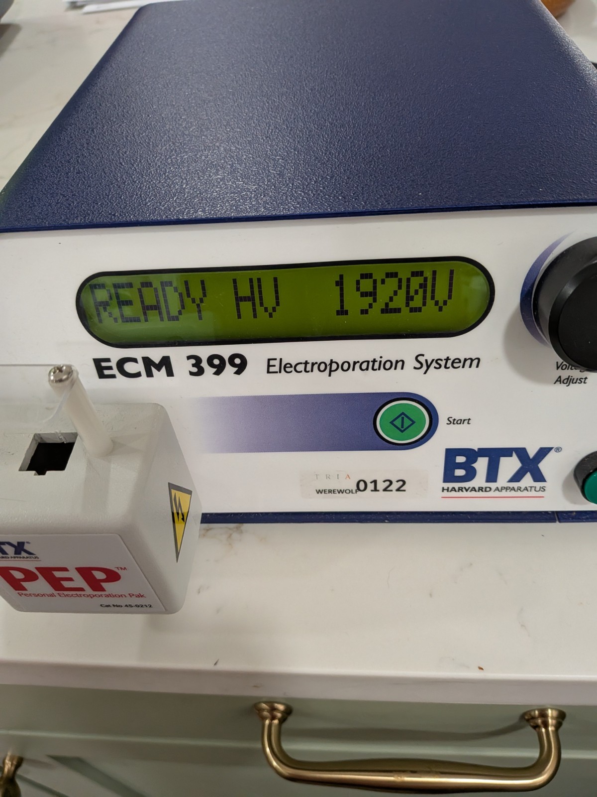 BTX ECM 399 Electroporation System Complete Working unit with PEP Cuvette Holder BTX ECM 399 Electroporation System Complete Working unit with PEP Cuvette Holder