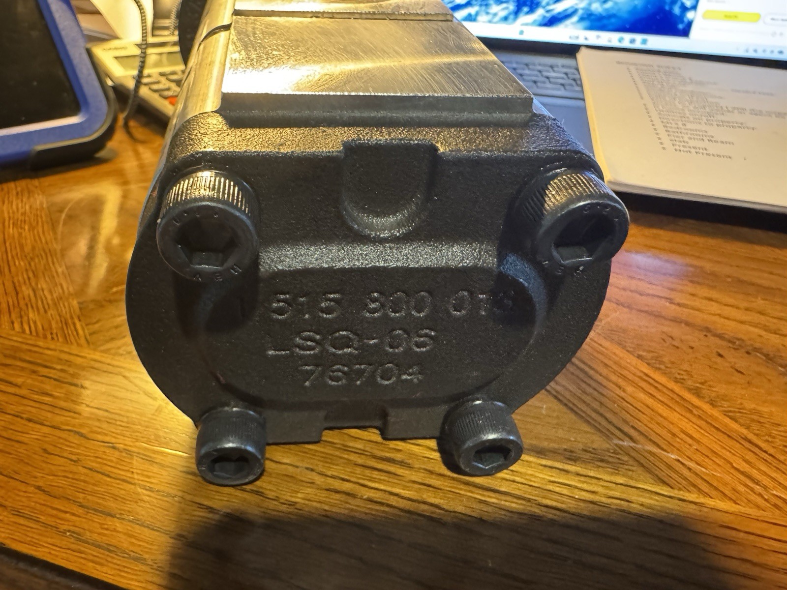 New Hydraulic Triple Gear Pump for Bobcat Mini Excavator 320 322 5WHP3 6677829 New Hydraulic Triple Gear Pump for Bobcat Mini Excavator 320 322 5WHP3 6677829
