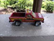 VINTAGE PRESSED STEEL NYLINT METAL MUSCLE RED PICKUP TRUCK GRASS MASTER LAWN picture