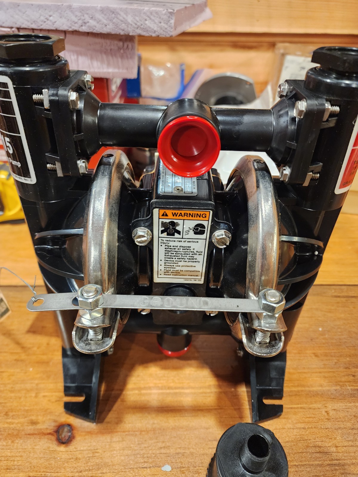 Graco Husky 715 Double Diaphragm Acetal Pump 3/4 In Inlet Model 220-617 Serie F Graco Husky 715 Double Diaphragm Acetal Pump 3/4 In Inlet Model 220-617 Serie F