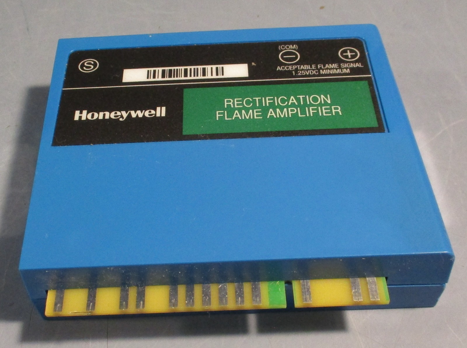 Honeywell R7847C1005 Dynamic Self Check Rectification Flame Amplifier Honeywell R7847C1005 Dynamic Self Check Rectification Flame Amplifier