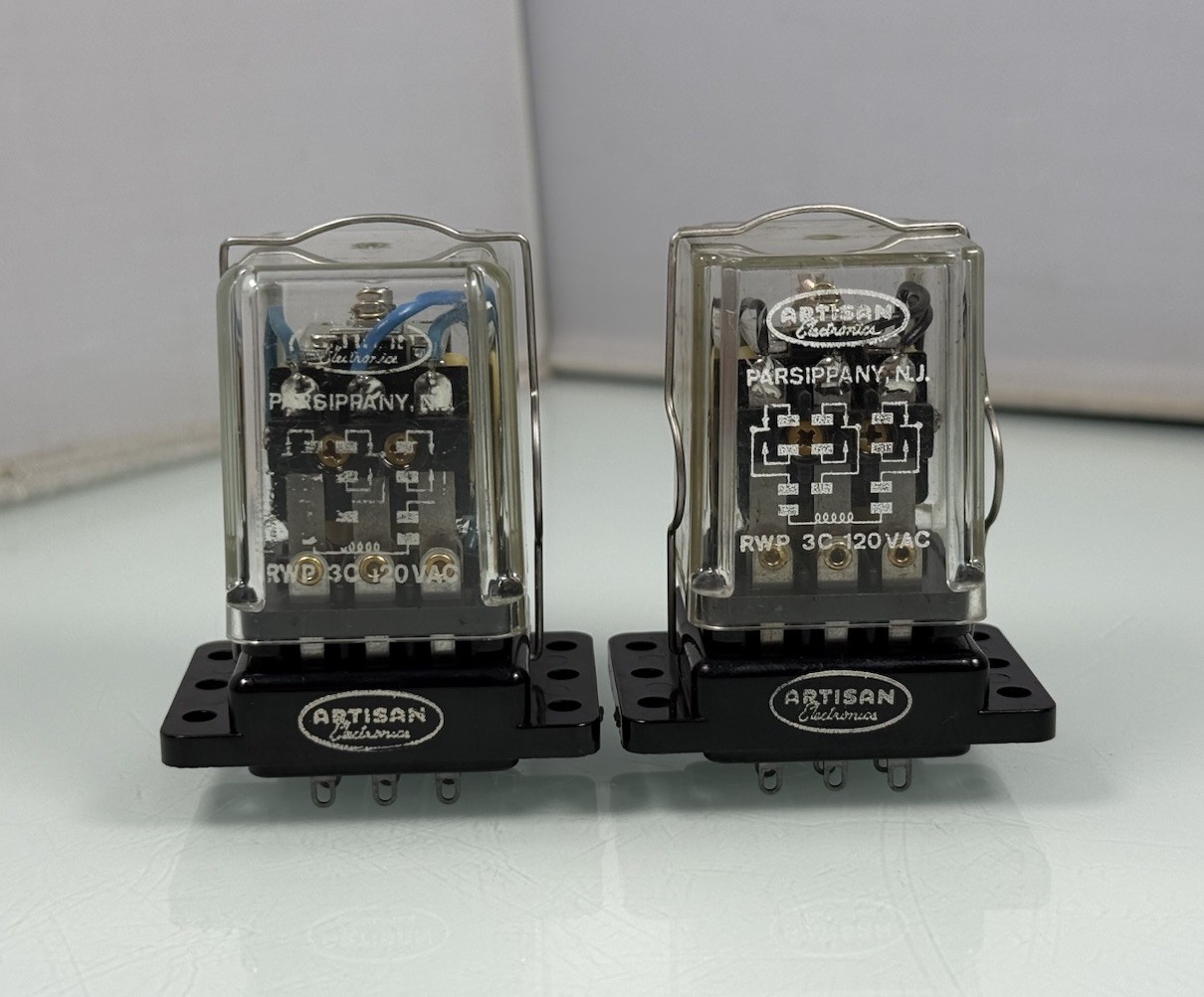 2pc Lot Artisan Electronics 3PDT Plug In 11 Pin Relay - Model RWP 3C 120 VAC EUC 2pc Lot Artisan Electronics 3PDT Plug In 11 Pin Relay - Model RWP 3C 120 VAC EUC