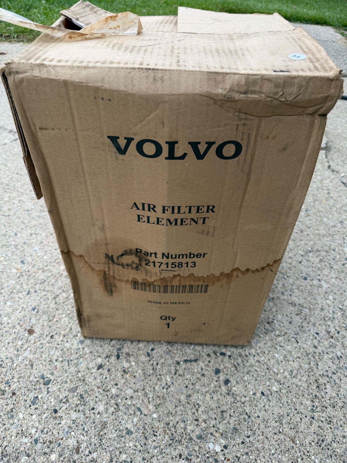 Genuine Volvo 21715813 Air Filter Element VNL VNM Truck Donaldson P606720 RS4642