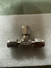 35–Swagelok SS-200-3 picture