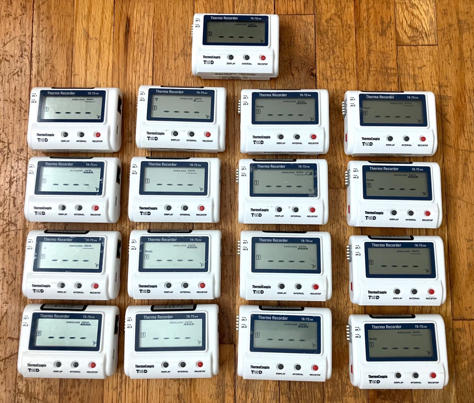 Lot of 17 T&D TR-75nw Thermo Recorders – All Power On & Displays Working Lot of 17 T&D TR-75nw Thermo Recorders – All Power On & Displays Working
