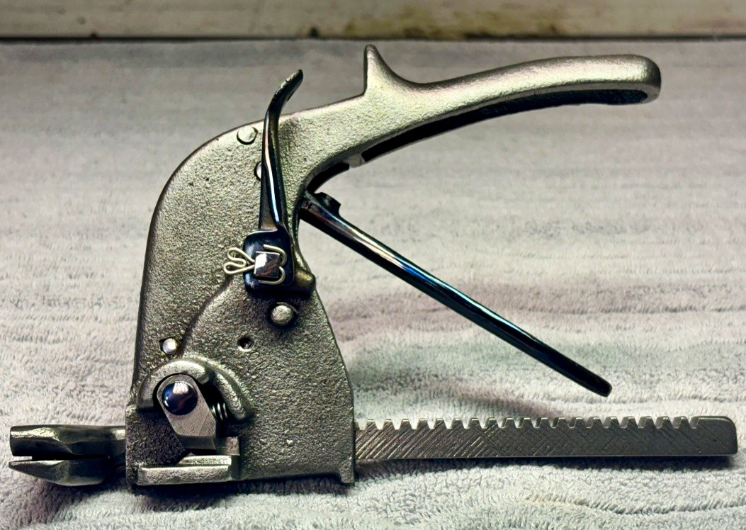 Acme Interlake USA B2A0 steel strapping bander, early hollow handle RARE NICE Acme Interlake USA B2A0 steel strapping bander, early hollow handle RARE NICE