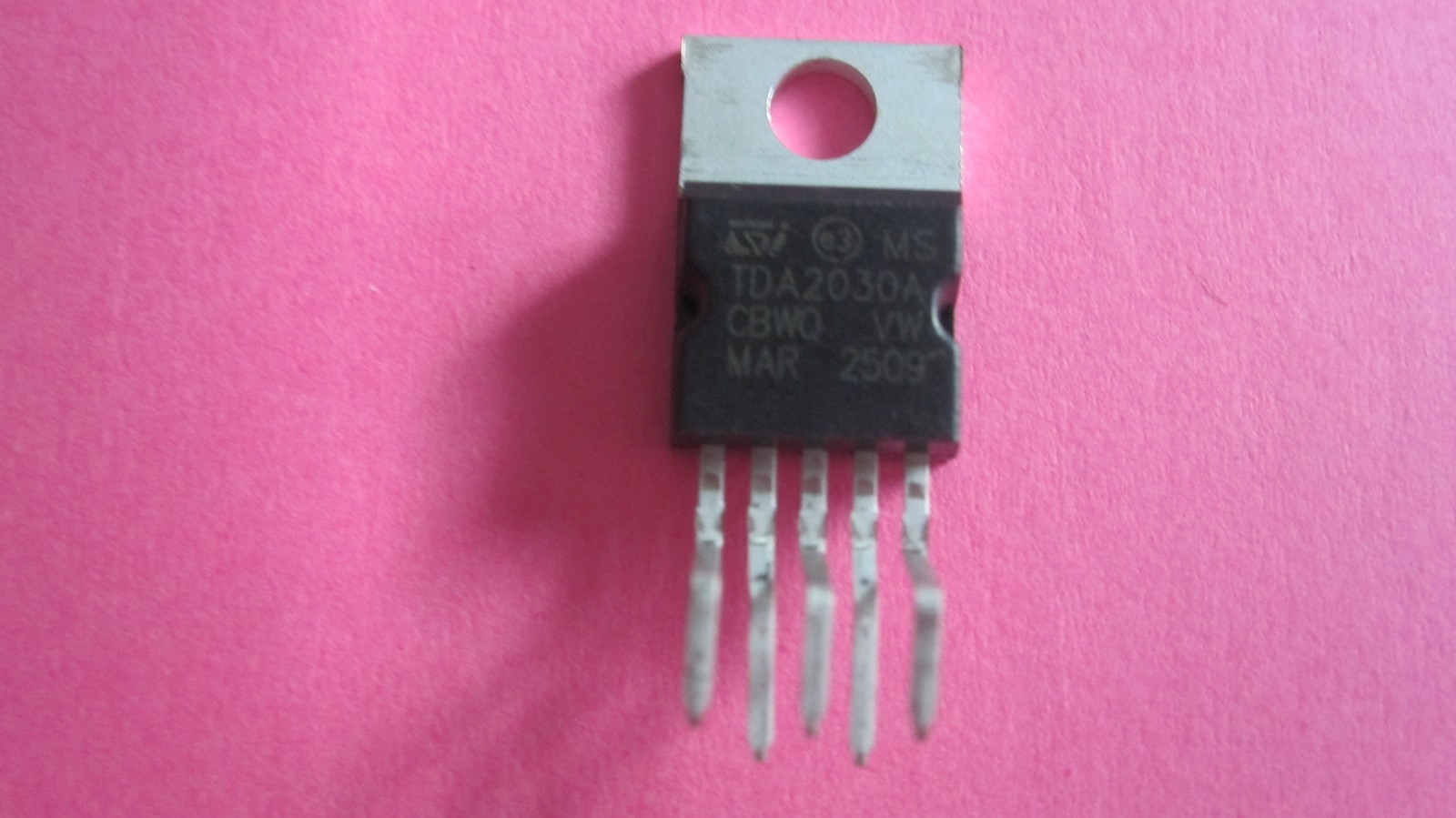 2PCS 18W AUDIO Hi-Fi AMPLIFIER ST TO-220 35W TDA2030A TDA2030AV IC 2PCS 18W AUDIO Hi-Fi AMPLIFIER ST TO-220 35W TDA2030A TDA2030AV IC