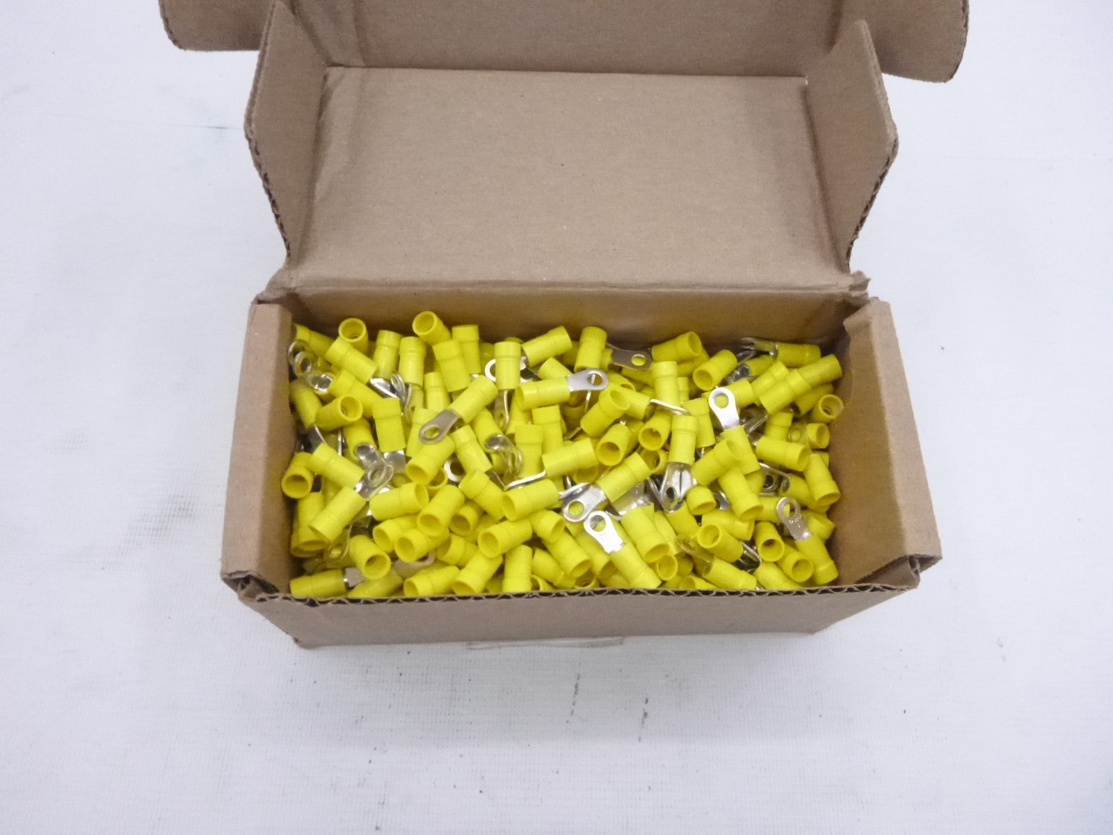 500 Pack Panduit Pressure Terminal Connector Ring Terminal 12-10 AWG PV10-8R-D 500 Pack Panduit Pressure Terminal Connector Ring Terminal 12-10 AWG PV10-8R-D