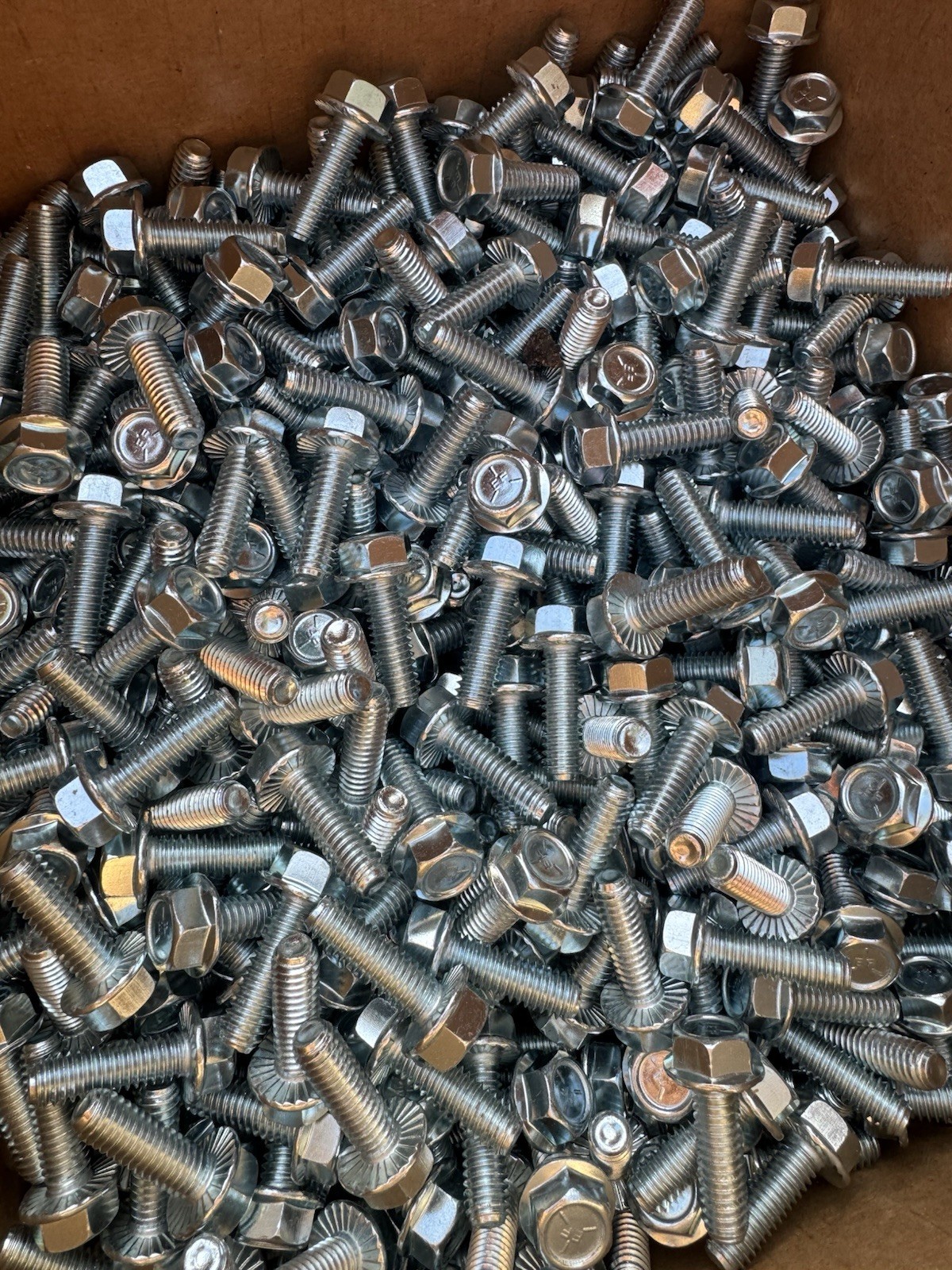5/16 by 1 Flanged Surated Bolts Grade 8 Galvanized Zinc Qty 1,000 5/16 by 1 Flanged Surated Bolts Grade 8 Galvanized Zinc Qty 1,000