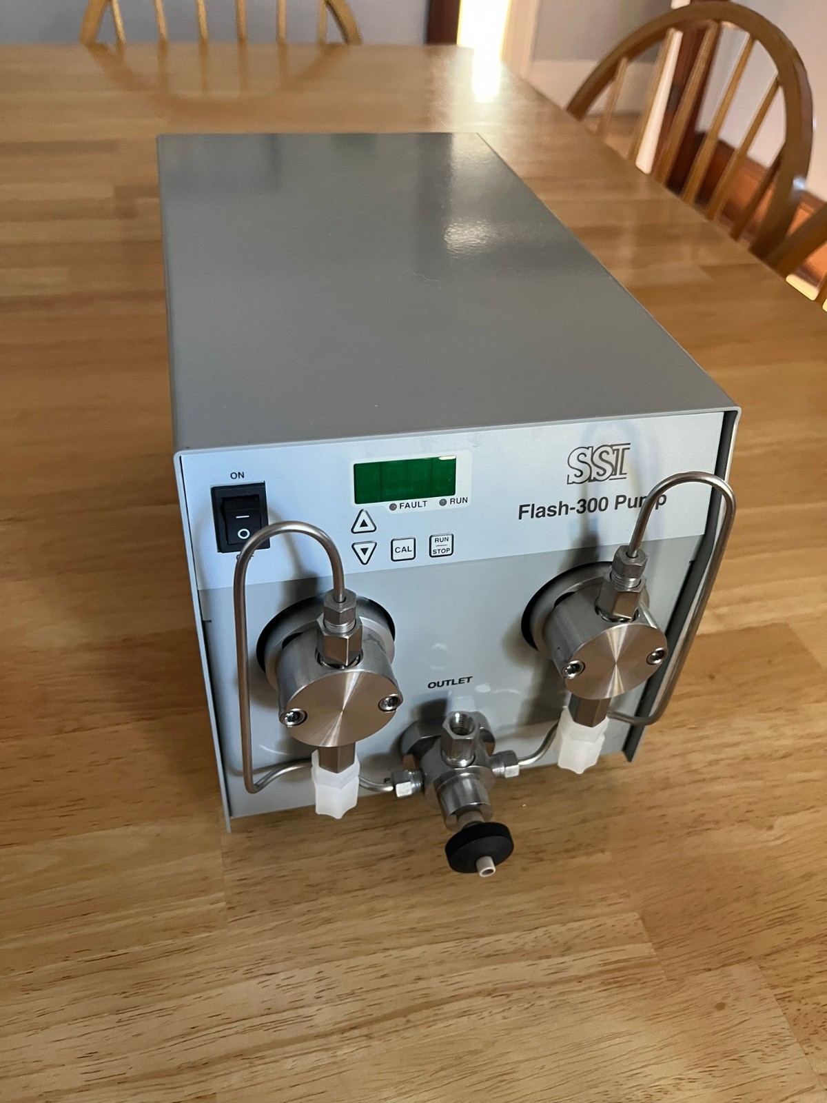 Flash 300 Chromatography Pump - HPLC Pump - Manual, Cables, Spare Parts Included