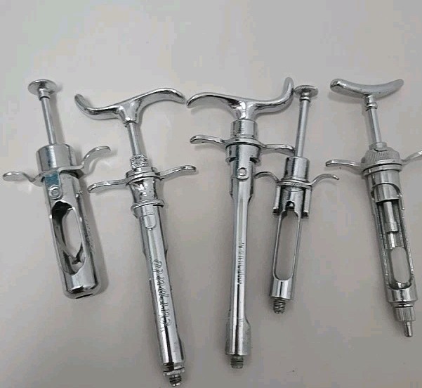Lot of 5 Vintage Dental Syringes Lot of 5 Vintage Dental Syringes