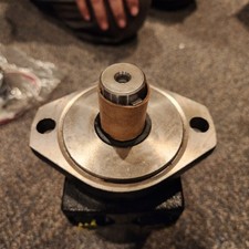Parker TE0260AS100AAAA Hydraulic Motor TE Series 2-Bolt 1.5” Shaft LSHT Torqmtr3 picture
