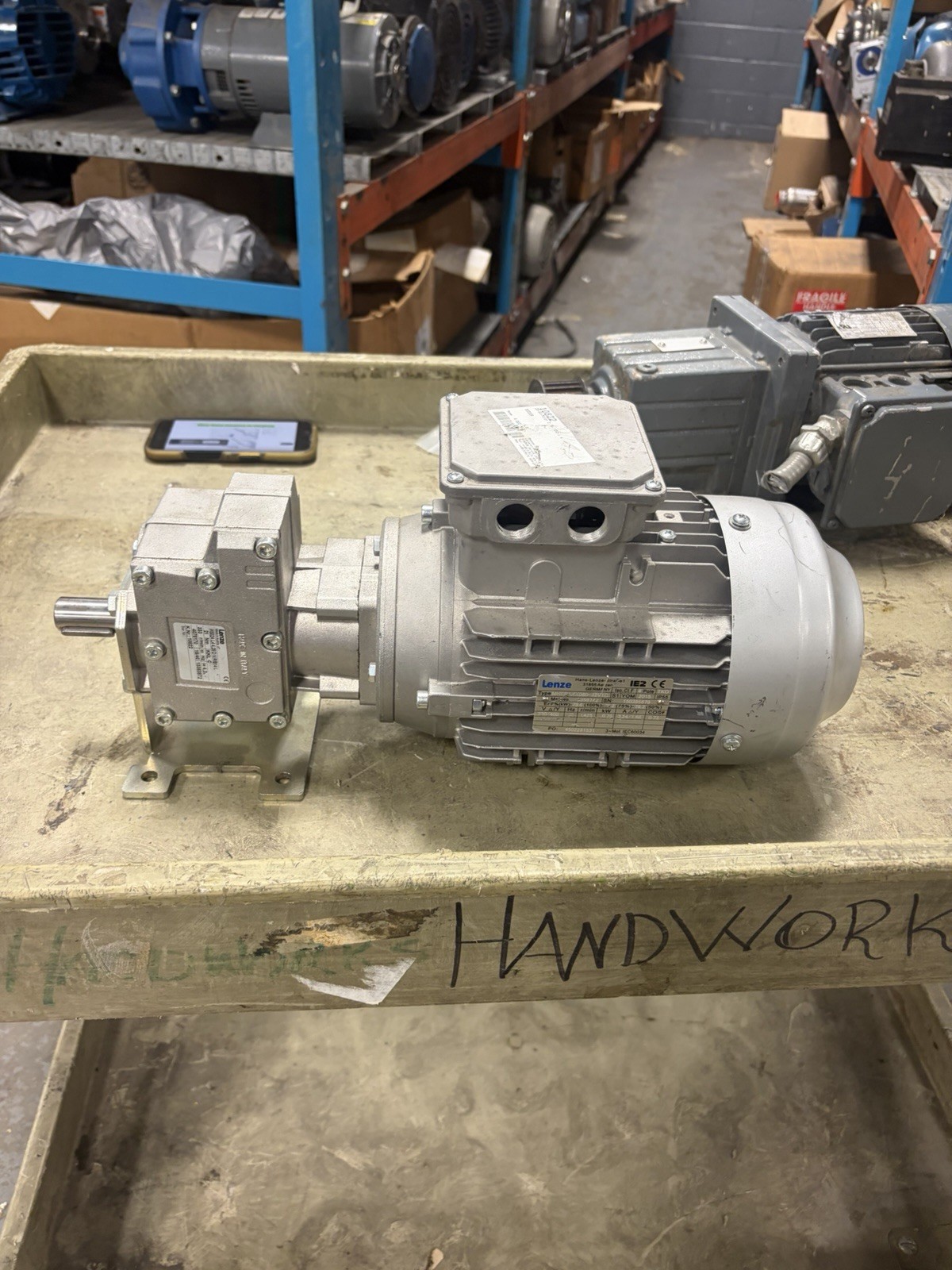NEW NO BOX Lenze MHERAXX080-32V1C 0.75 KW AC Gear Motor 230/400V 4.28:1 Ratio