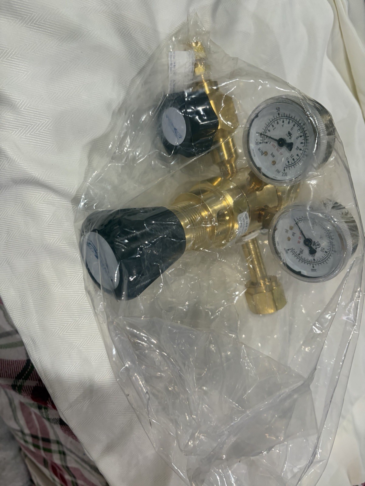 VWR® High-Purity Two-Stage Gas Regulators, Brass VWR® High-Purity Two-Stage Gas Regulators, Brass