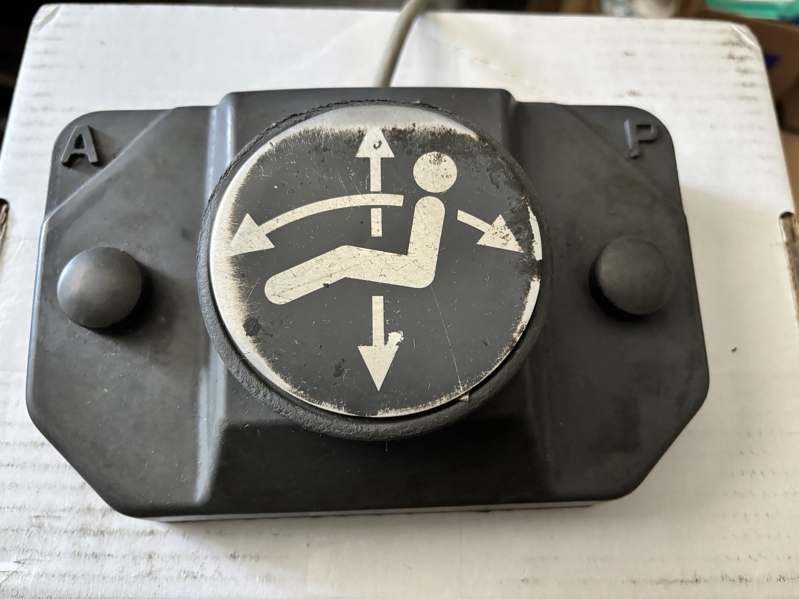 Belmont X-Caliber Chair Foot Control (Tested Good) Belmont X-Caliber Chair Foot Control (Tested Good)