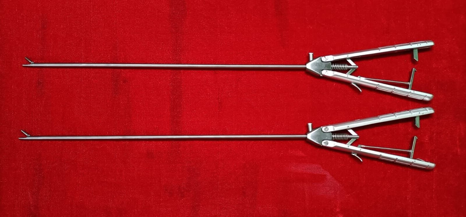 2pc-Laparoscopic Needle Holder 5mmx330mm Straight Jaw Reusable Instruments 2pc-Laparoscopic Needle Holder 5mmx330mm Straight Jaw Reusable Instruments